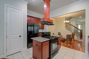 10205 Brooktree Dr, Houston, TX 77043 - Photo 9