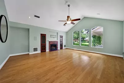 1583 Sue Barnett Drive, Houston, TX 77018 - Photo 11