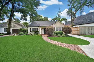 1583 Sue Barnett Dr, Houston, TX 77018 - Photo 1