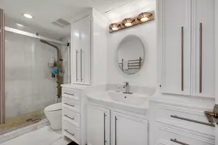 2224 S Piney Point Rd, Houston, TX 77063 - Photo 27