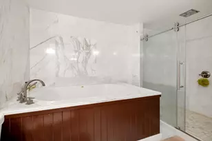 2224 S Piney Point Rd, Houston, TX 77063 - Photo 23