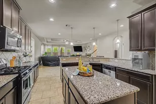 11722 Eagle Ridge Dr, Mont Belvieu, TX 77535 - Photo 9