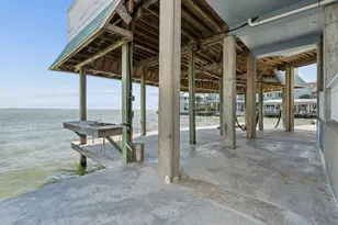 106 Quayside Dr, Tiki Island, TX 77554 - Photo 37