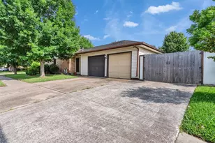 4002 Thistledown Dr, Pasadena, TX 77504 - Photo 3