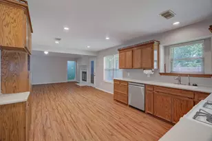 122 Bumelia St, Lake Jackson, TX 77566 - Photo 17