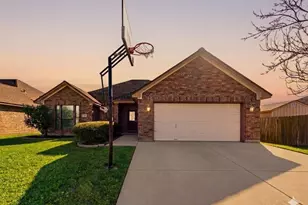 131 Eagle Nest Ct, Richwood, TX 77566 - Photo 35
