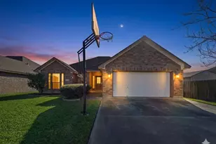 131 Eagle Nest Ct, Richwood, TX 77566 - Photo 1