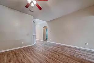 911 Bent Sail, League City, TX 77573 - Photo 5