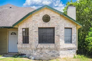 1169 Lago Vista St, San Marcos, TX 78666 - Photo 3