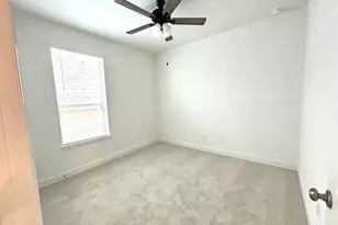 211 Sierra Strm Ln, Conroe, TX 77304 - Photo 3