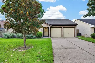 3107 Pecan Point Dr, Sugar Land, TX 77478 - Photo 3