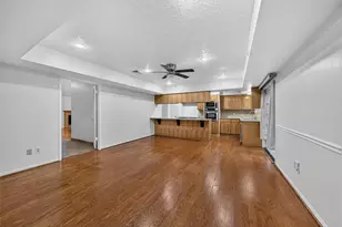 3107 Pecan Point Dr, Sugar Land, TX 77478 - Photo 9