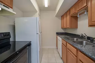 2121 Fountain View Dr, Houston, TX 77057 - Photo 7