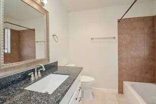 2121 Fountain View Dr, Houston, TX 77057 - Photo 9