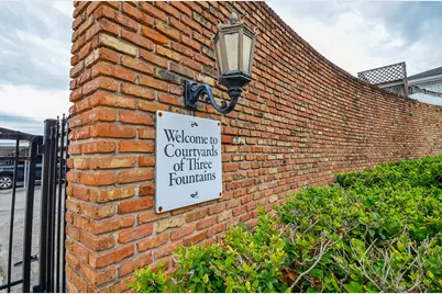 2121 Fountain View Drive #D50, Houston, TX 77057 - Photo 17