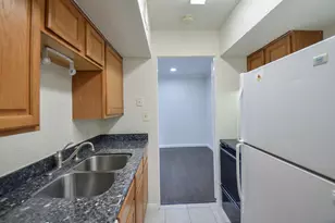 2121 Fountain View Dr, Houston, TX 77057 - Photo 5
