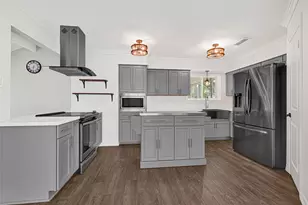 9611 Pinehurst St, Baytown, TX 77521 - Photo 13