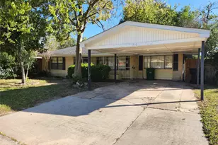 510 Gammon Dr, Houston, TX 77022 - Photo 1