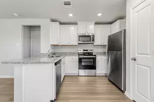 8318 Sunberry Shadow Dr, Houston, TX 77016 - Photo 3