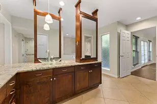 219 Big Hollow Ln, Houston, TX 77042 - Photo 19
