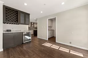 219 Big Hollow Ln, Houston, TX 77042 - Photo 9