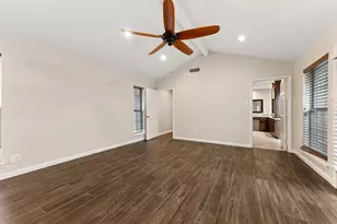 219 Big Hollow Ln, Houston, TX 77042 - Photo 17