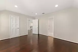 219 Big Hollow Ln, Houston, TX 77042 - Photo 35