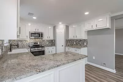 725 10th Street, Dickinson, TX 77539 - Photo 13