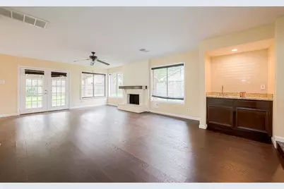 2039 Shorewood Lane, Sugar Land, TX 77479 - Photo 11