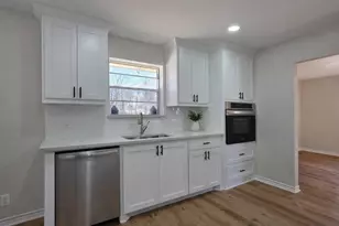8708 W Fox Rd, Orange, TX 77632 - Photo 5