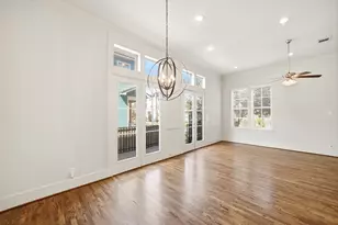 1404 W 25th St, Houston, TX 77008 - Photo 9