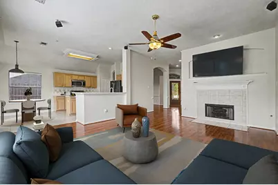 10943 Spruce Drive N, La Porte, TX 77571 - Photo 3