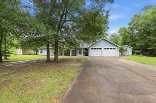 2564 Highland Park Dr, Orange, TX 77632 - Photo 1