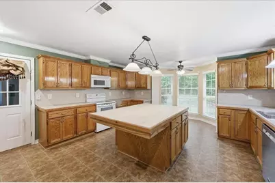 2564 Highland Park Drive, Orange, TX 77632 - Photo 15