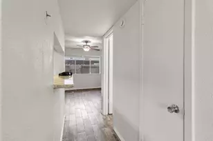 11002 Hammerly Blvd, Houston, TX 77043 - Photo 23