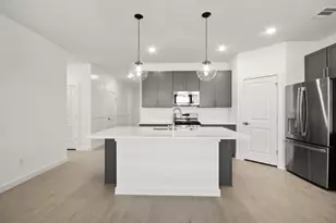 7711 Jade Crst Dr, Angleton, TX 77515 - Photo 5