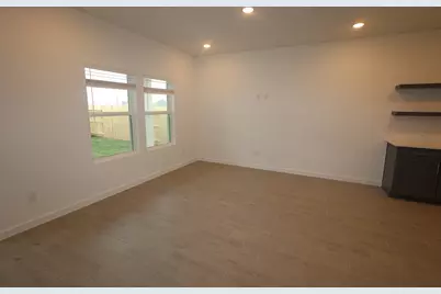 7711 Jade Crest Drive, Angleton, TX 77515 - Photo 5
