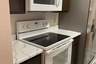 2820 S Bartell Dr, Houston, TX 77054 - Photo 3