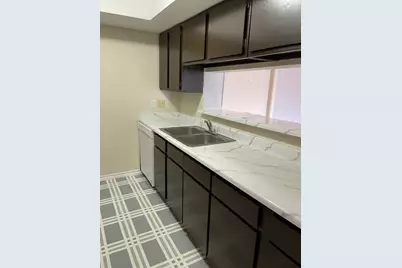 2820 S Bartell Drive #24, Houston, TX 77054 - Photo 5