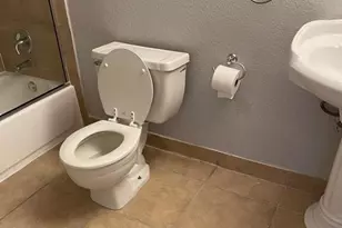 2820 S Bartell Dr, Houston, TX 77054 - Photo 9