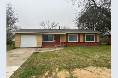116 Forest Oaks Lane, Lake Jackson, TX 77566 - Photo 1