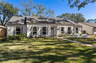 11210 Ivyridge Rd, Houston, TX 77043 - Photo 3