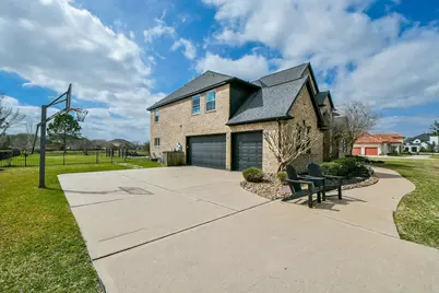 8906 Majesty Lane, Richmond, TX 77469 - Photo 5