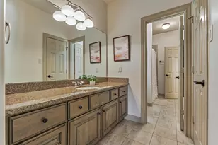 87 S Veilwood Cir, The Woodlands, TX 77382 - Photo 31