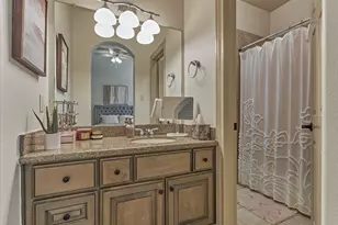 87 S Veilwood Cir, The Woodlands, TX 77382 - Photo 29