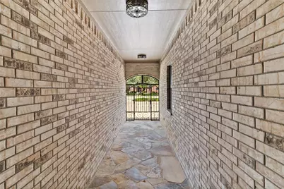 1105 Oak Park Drive, Angleton, TX 77515 - Photo 15