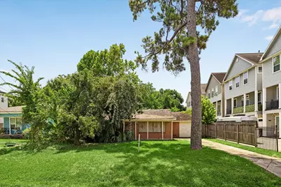 1240 W 26th Street, Houston, TX 77008 - Photo 1