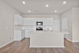 3542 Cardinal Pointe Dr, Angleton, TX 77515 - Photo 3
