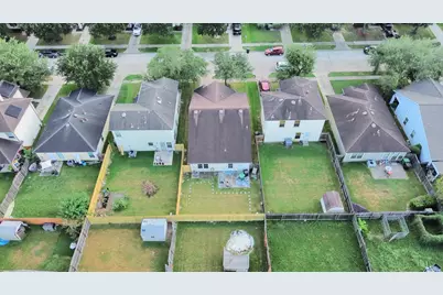 2627 Skyview Shadows Court, Houston, TX 77047 - Photo 39