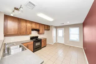 2627 Skyview Shadows Ct, Houston, TX 77047 - Photo 3